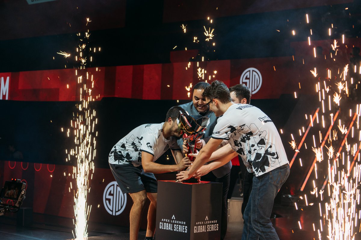 TSM's tweet photo. 🏆🎉 https://t.co/luX8HWtZsl