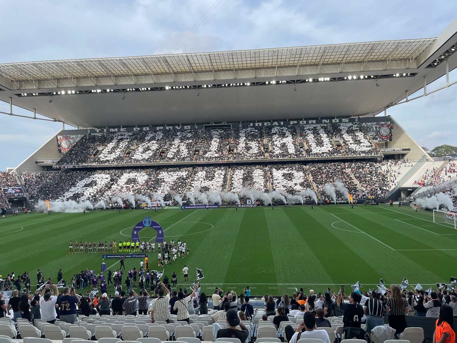 Corinthians leva 42 mil pessoas à Arena e retoma recorde de público no  futebol feminino, corinthians