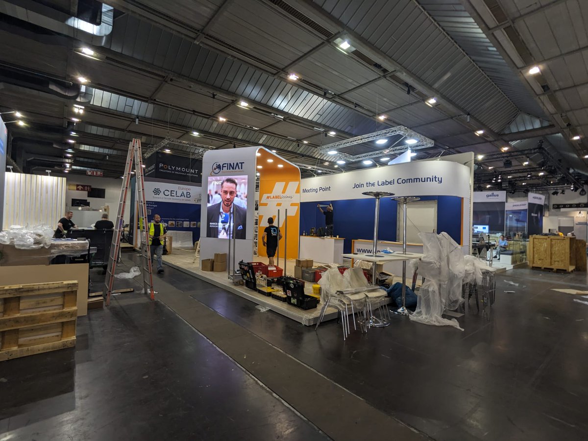 Maandag 11 sept start LabelExpo Europe in Brussel. 35.000 bezoekers kunnen tijdens deze dagen meer dan 600 exposanten te bezoeken, waaronder onze opdrachtgever FINATlabels als trotse partner van het event. Vandaag werd er nog hard gewerkt aan de FINAT stand. #labelexpoeurope2023