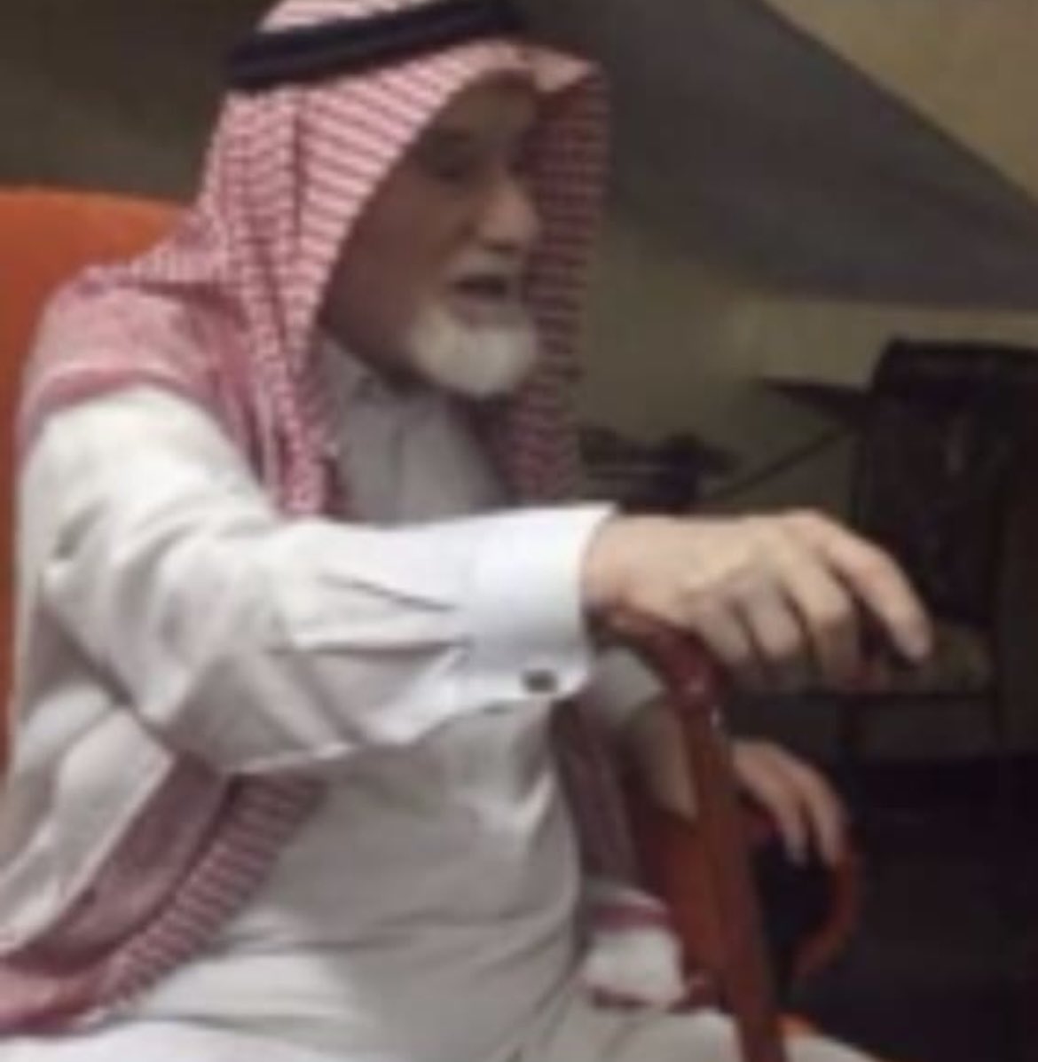 zamanalkharj's tweet photo. #زمن_الخرج_الجميل
نتقدم بخالص العزاء لأسرة المسعود في وفاة الأستاذ
علي بن صالح بن علي المسعود
الصلاة عليه غداً الاثنين بعد صلاة العصر بجامع الملك عبدالعزيز
الدفن بمقبرة الثليماء
العزاء بمنزله بحي النهضة من بعد صلاة العصر الى اذان العشاء
محمد (اتصال) : ٠٥٤١٦٤١٤١٤
الله يسكنه الجنة https://t.co/4MdIVGk1SH