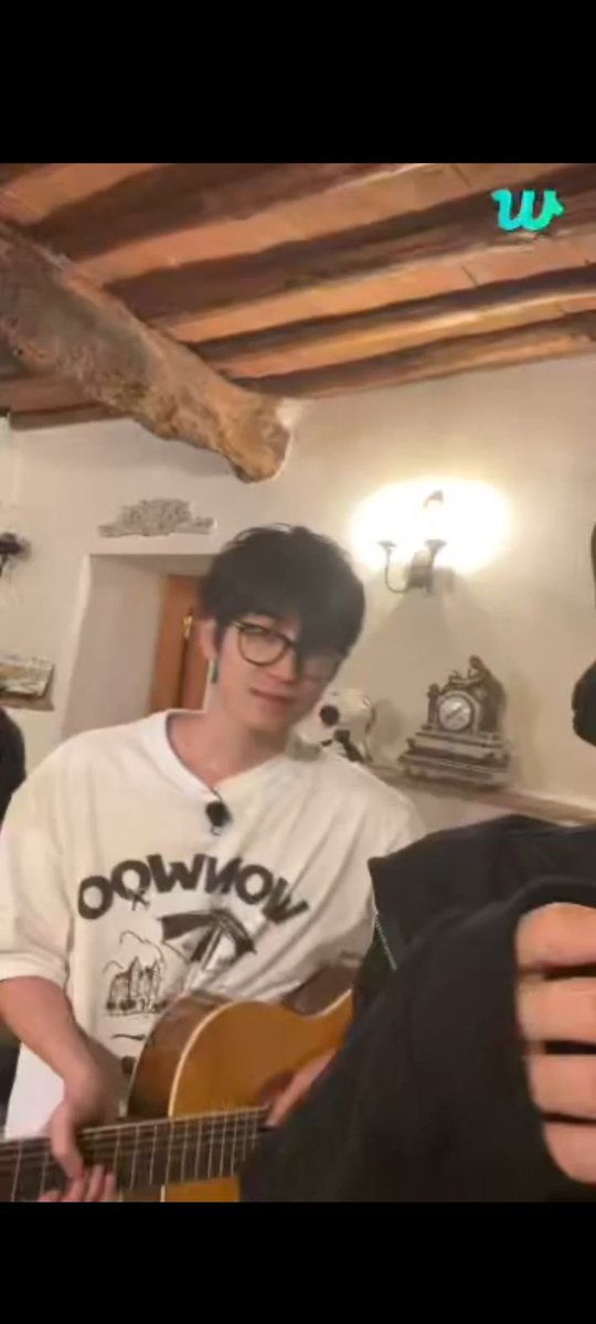 audiiee19's tweet photo. matching outfits for their trip in Rome hahahahah 
Black Hoodie that says: "NANA TOUR" "Seventeen" and i think "we dont really know where were GOING."
White Tshirts with their Names on it "WONWOO" "DK" "HOSHI" 💕 https://t.co/V4SKBl3xu1