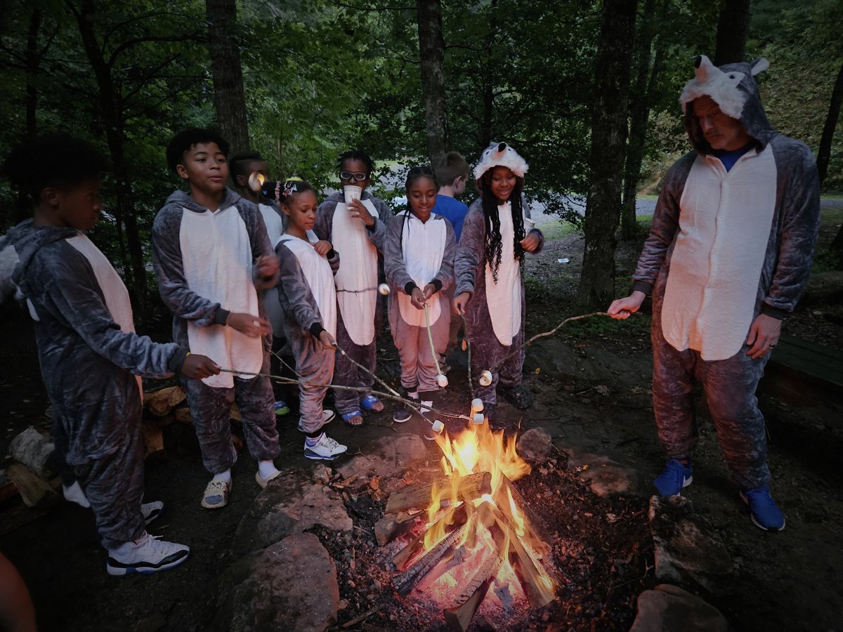 We had a wild time with our Rêveur wolf pack💙🐺🦄. #rcainspired #Rêveur