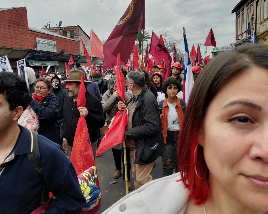 LuisaKnuckles's tweet photo. Today was full of tears from emotions, then just tears from the tear gas. But I'm lucky to have run into some excellent people. Gracias a Chile por todo 🇨🇱 

¡ALLENDE VIVE! https://t.co/bOKqHRsBhf