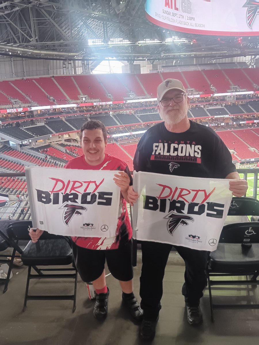 IMMRBIGFOOT's tweet photo. Falcons game was lit with the boys https://t.co/4SEao7rUkW