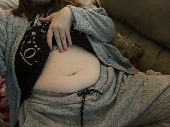 comfy, cozy, absolutely not getting up anytime soon https://t.co/Lv7ZOwD7U8