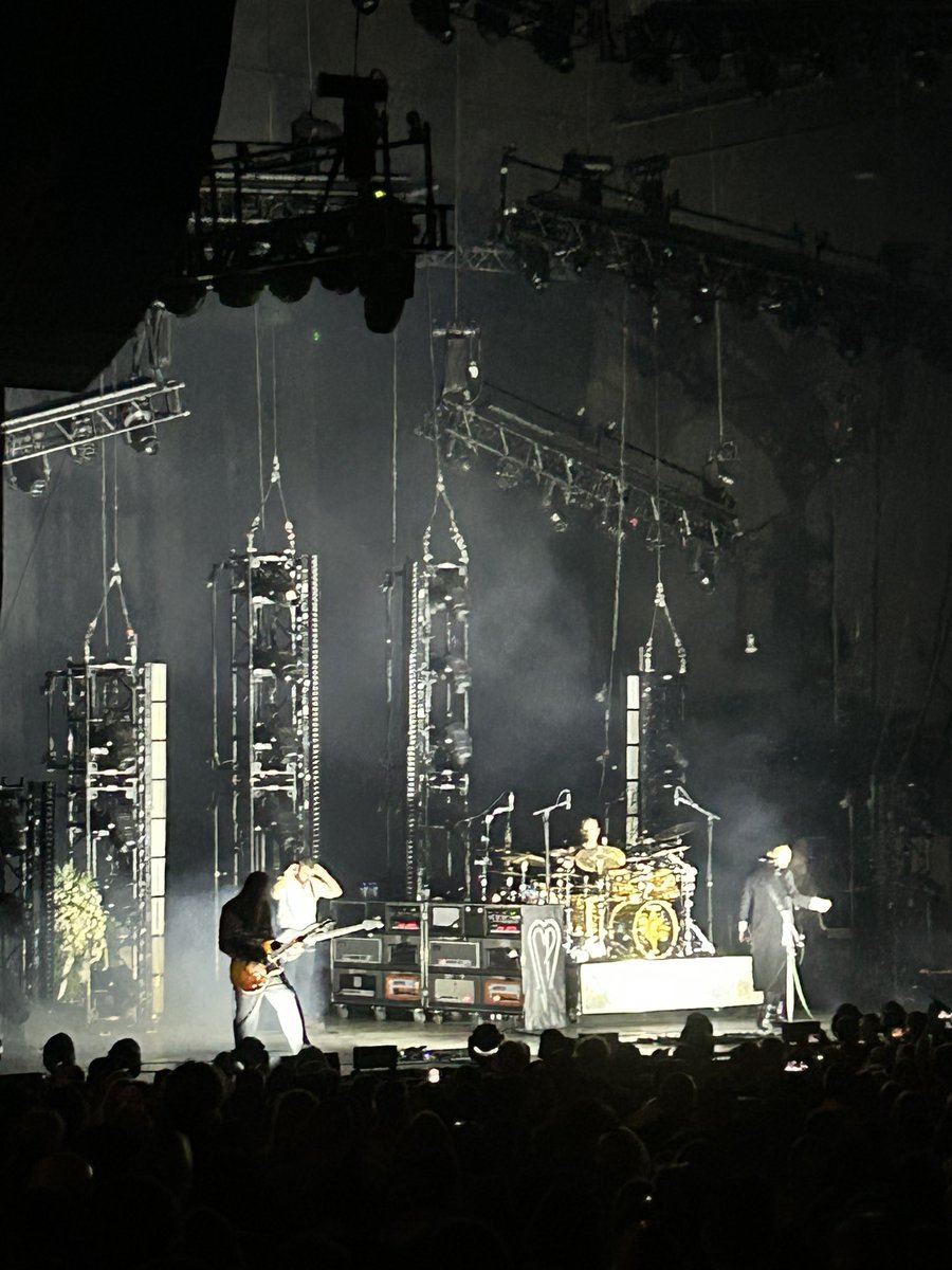 tylertrussinc1's tweet photo. The Smashing Pumpkins at @ruoffmusicenter with #TylerTruss #gttruss https://t.co/wLJPLTHC5K