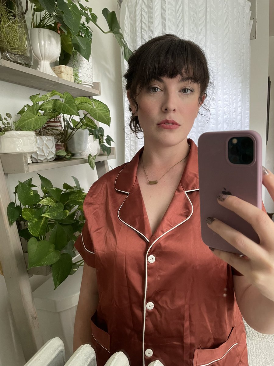 GilmoreGhoul's tweet photo. Asked the hair dresser for “Elizabeth Bennet in the 2005 Pride and Prejudice” https://t.co/x9Vh9nwkm9