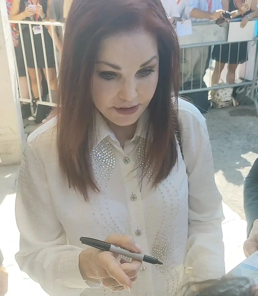 "...From Priscilla Presley to the survivor of the 1972 Andes plane crash, every encounter has enriched me. Because good cinema is also this✨" via  violavanella00 on Instagram.