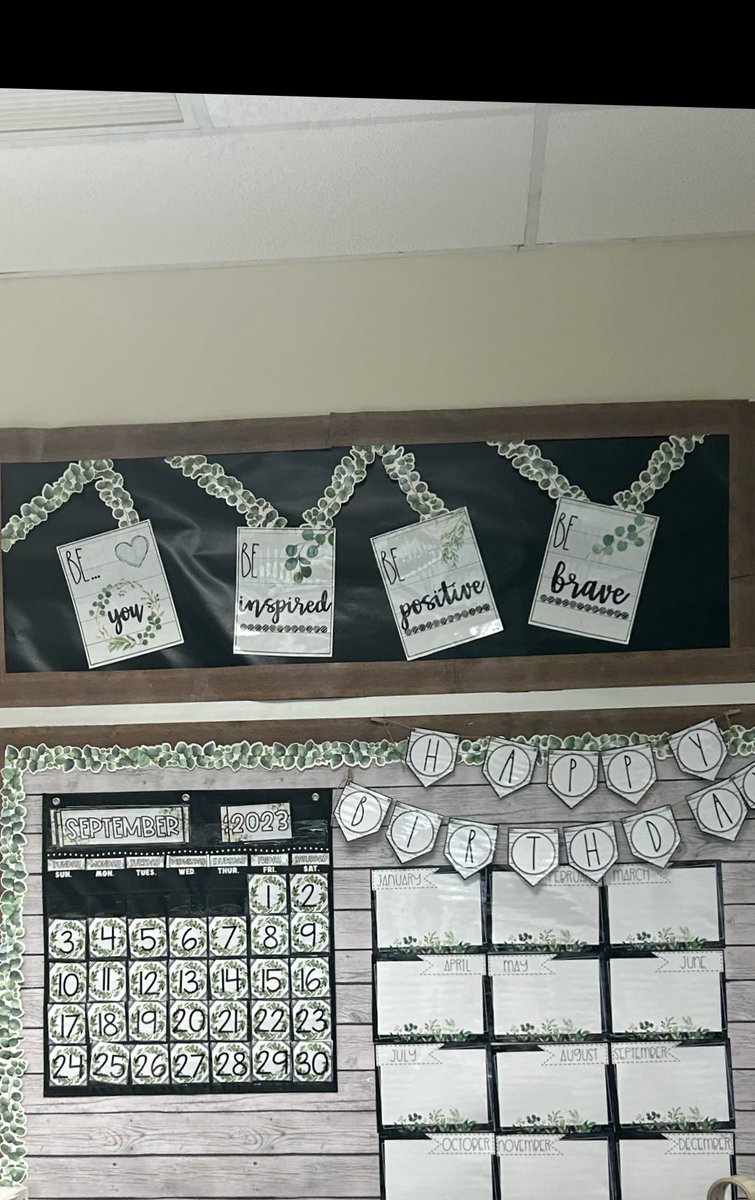 MeganLTenebruso's tweet photo. Welcome to year 7 🍏✏️@DTS_K8  #teacher #fourthgrade https://t.co/F09o1Eir16