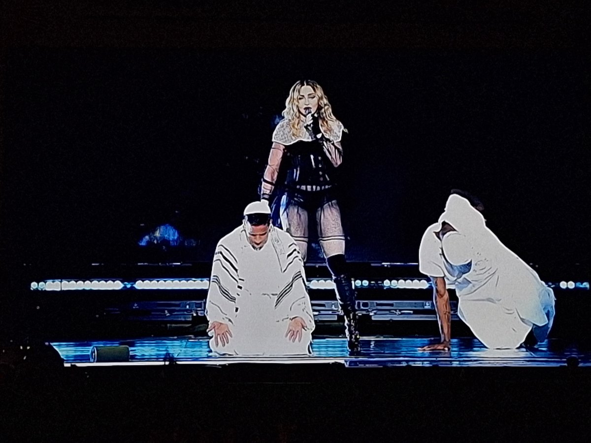 gjaen0610's tweet photo. And of course...
#DevilPray

The Rebel Heart Tour is awesome, I just found out 💀 many kinda predictions. https://t.co/fvLJWlagUM