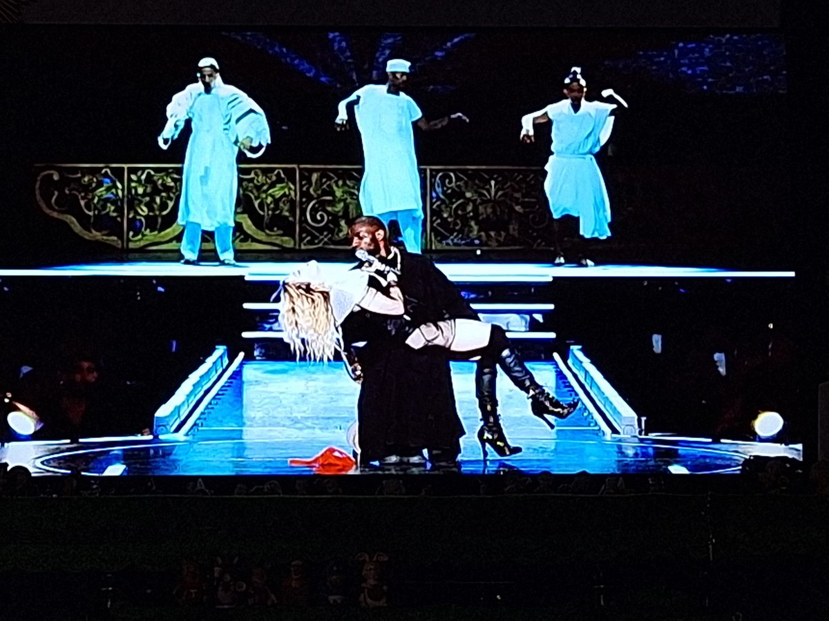 gjaen0610's tweet photo. And of course...
#DevilPray

The Rebel Heart Tour is awesome, I just found out 💀 many kinda predictions. https://t.co/fvLJWlagUM
