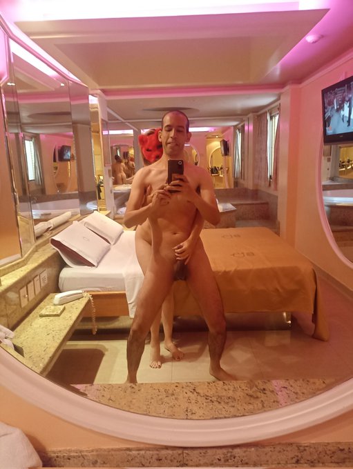 I'm thinking to make a reverse gang bang video, Any advise, also we wanna be 4 girls and me, kisses https://t