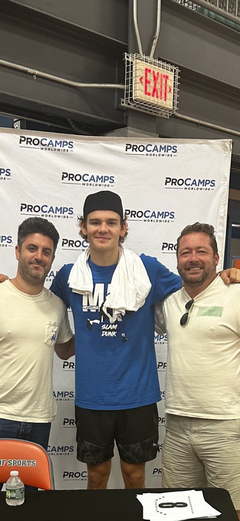 nealonter's tweet photo. Great pleasure of seeing the NBA dunk king @McclungMac do his dunk clinic https://t.co/gZdvOemuXF