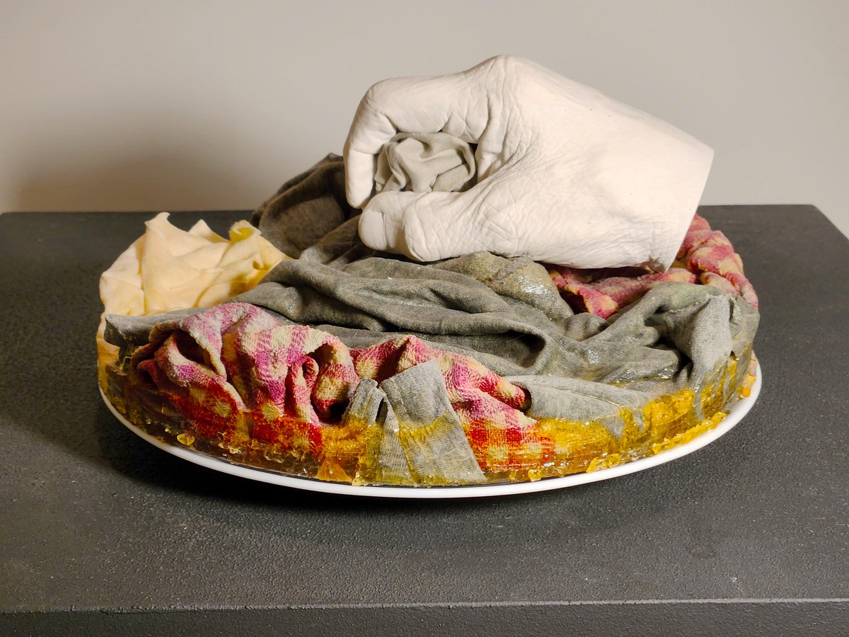 artofmarkmorris's tweet photo. 10-inch One Topping Rag Pizza (an homage)
 Mark Morris 2023

Rags stiffened with polyester resin + MEKP + acetone, 10” diameter x 0.75” – 2.25” high, raw Hydrocal plaster cast (3.75” w x 6” L x 3.5” H), raw taupe polyester/nylon rag within the grip of the casting. https://t.co/x7jVicQJDZ