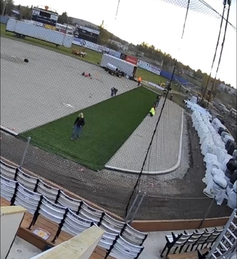 Layin down new turf for next year! Not a better place to play in summer!  Fishing, golf, great hosts, little travel we have fun on top of the world!!⁦<a href="/RealGoldpanners/">Alaska Goldpanners</a>⁩