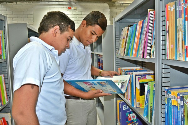 comfacesar's tweet photo. ✴️Beneficios que tiene para ti el Centro de Bibliotecas y Culturas de #COMFACESAR

ASESORÍAS ESCOLARES con docentes idóneos licenciados en las diferentes asignaturas del saber y con herramientas virtuales para que recibas las mejores orientaciones de tus actividades escolares. https://t.co/cthUxQ3IBS