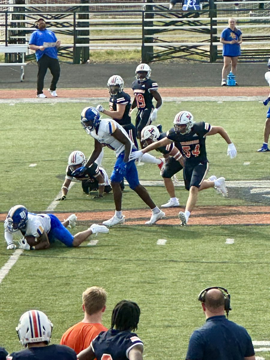 BeckyBoryca's tweet photo. @eli_boryca First collegiate appearance recording 2 tackles. Keep up the grind, kid!  Go Warriors! https://t.co/WsL3TYwUWY