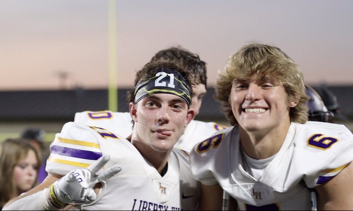 var_austin's tweet image. 🤟BESTIES FOR THE RESTIES | #LH | #WEEKTHREE | #TXHSFB