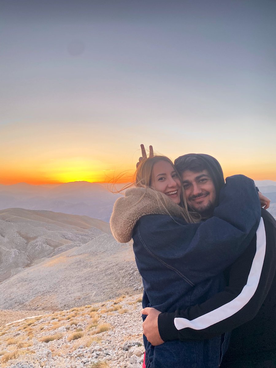 furkandayar8's tweet photo. Aylar sonra içten gülüş ve beni ayakta tutan o kadın ❤️ https://t.co/FEAuZWAHkc