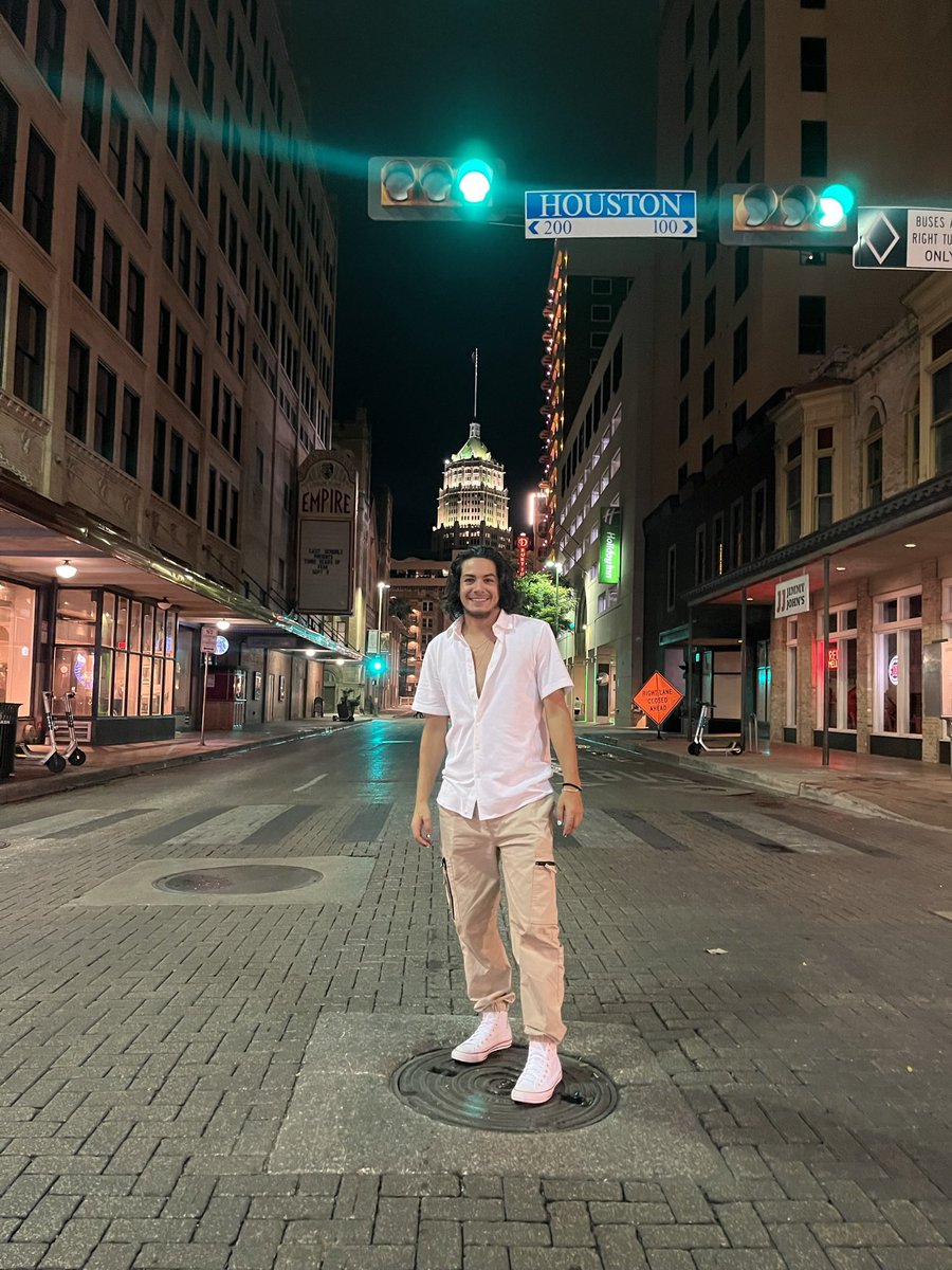 tecamcam's tweet photo. insta saw it first
but cheers to 26 🥂🥳 https://t.co/KXRI1H2XC3