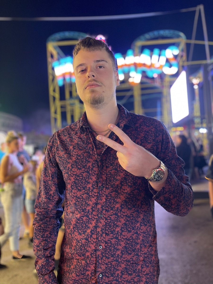 NayzeCeption's tweet photo. Nürnberger Volksfest 🎡🎆 https://t.co/vIf1fpcTNe