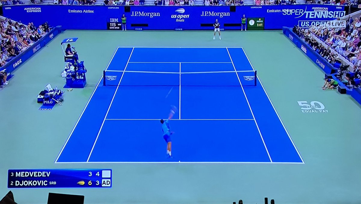 O vince un russo o un “no vax”. E dunque sui canali nazionali e sulla home page di Stampa, Corriere e Repubblica non c’è traccia di questa incredibile finale. 
#usopen #Medvedev #Djokovic 

(Ps. Per chi volesse vederla, Burioni incluso, è sul canale Supertennis del digitale