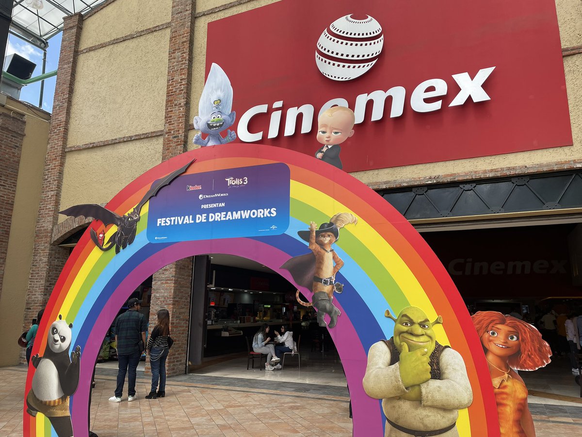 KatzenGeek's tweet photo. Asistimos al #festivaldedreworks en @Cinemex y te tenemos una gran noticia! En este mes de #septiembre2023 estarán disponibles nuestras películas favoritas en la pantalla grande. Podrás recordar tu infancia con #shrek, #gatoconbotas y más… https://t.co/I13yMCTK2L