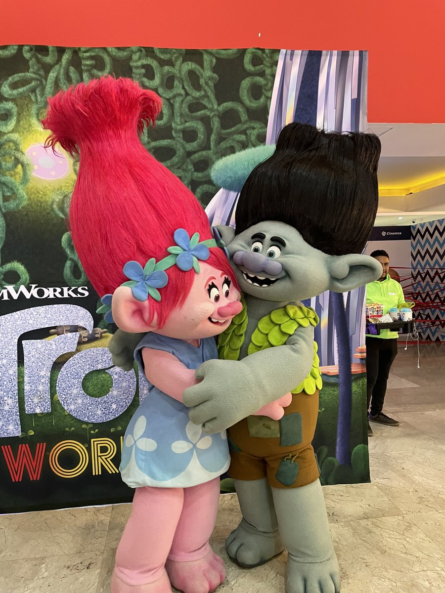 KatzenGeek's tweet photo. Asistimos al #festivaldedreworks en @Cinemex y te tenemos una gran noticia! En este mes de #septiembre2023 estarán disponibles nuestras películas favoritas en la pantalla grande. Podrás recordar tu infancia con #shrek, #gatoconbotas y más… https://t.co/I13yMCTK2L