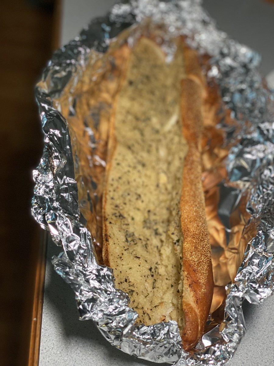 chefcourt1's tweet photo. What yβall having for Sunday dinner? I made baked ziti with garlic bread and side salad. Simple, yet filling comfort food. Fall will be here soon!
#chefcourtneybrown
#chefcourt1
#travelingchef https://t.co/luOFuv7lms