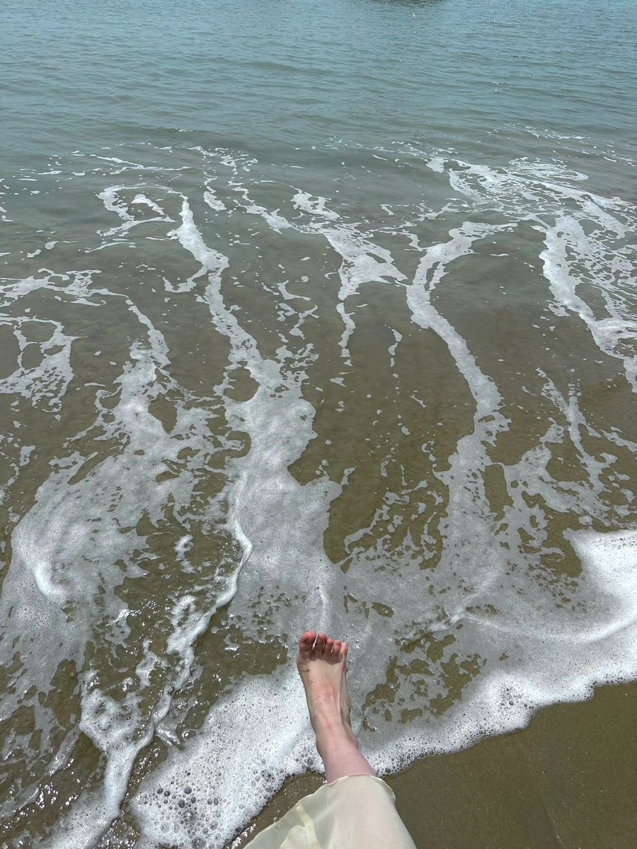 sifaluphmore's tweet photo. Life, like the ocean, ebbs and flows. At the beach, you can experience the power of nature and the unpredictable changes that remind you to be strong and adapt to the ups and downs of life. https://t.co/cT1TfJJobS