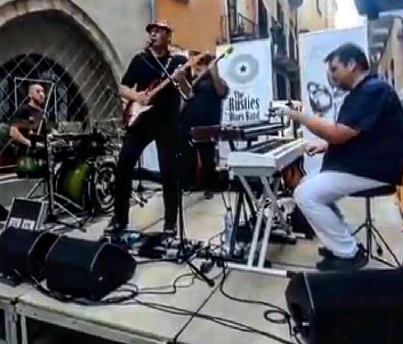 RustiesBlues's tweet photo. Doncs ja tenim ben celebrat el 25è Aniversari de l'Ateneu 24 de Juny de Girona.
Salut i república, gràcies per la confiança, ha estat genial i un plaer. https://t.co/i2usvXqSxo