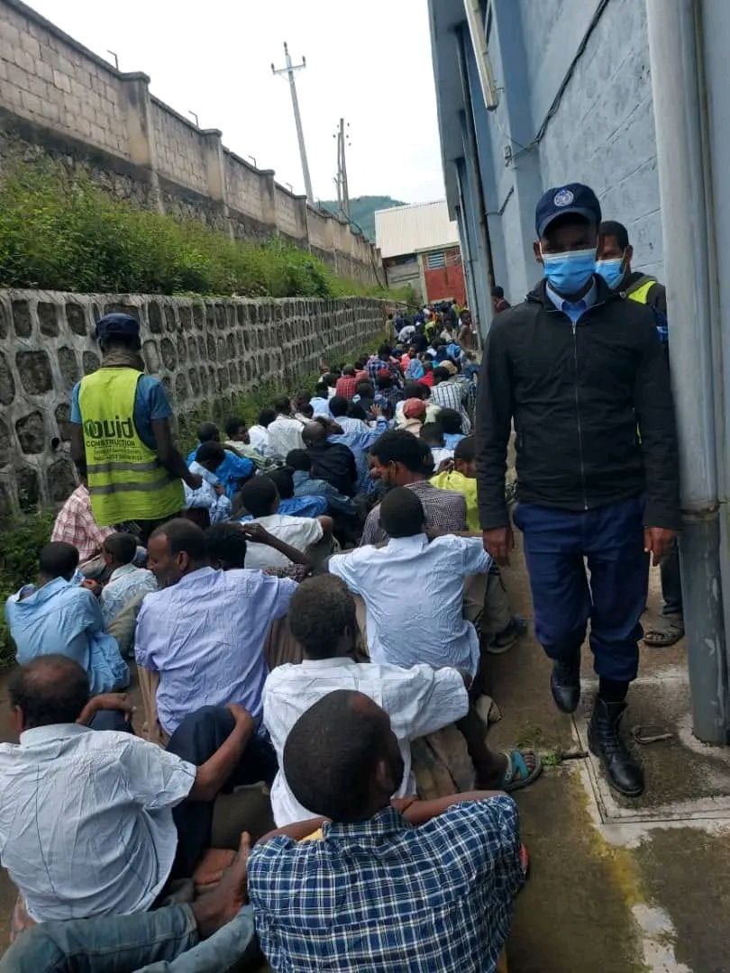 AAA_Amhara's tweet photo. 📢#UPDATE: Leaked images📸 reveal thousands of ethnic #Amhara|s detained in various makeshift concentration camps across #AddisAbaba city &amp; #Oromia Region of #Ethiopia. Victims are civilians abducted by Oromo Prosperity Party regime forces.

📸@EthioReporter
#FreeAmharaDetainees https://t.co/m9PFLrVQXF