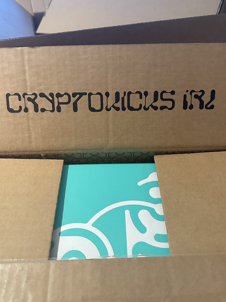 Finally!!!!!!😍😍😍🥳🥳🥳  <a href="/RTFKT/">RTFKT</a>
#cryptokicks