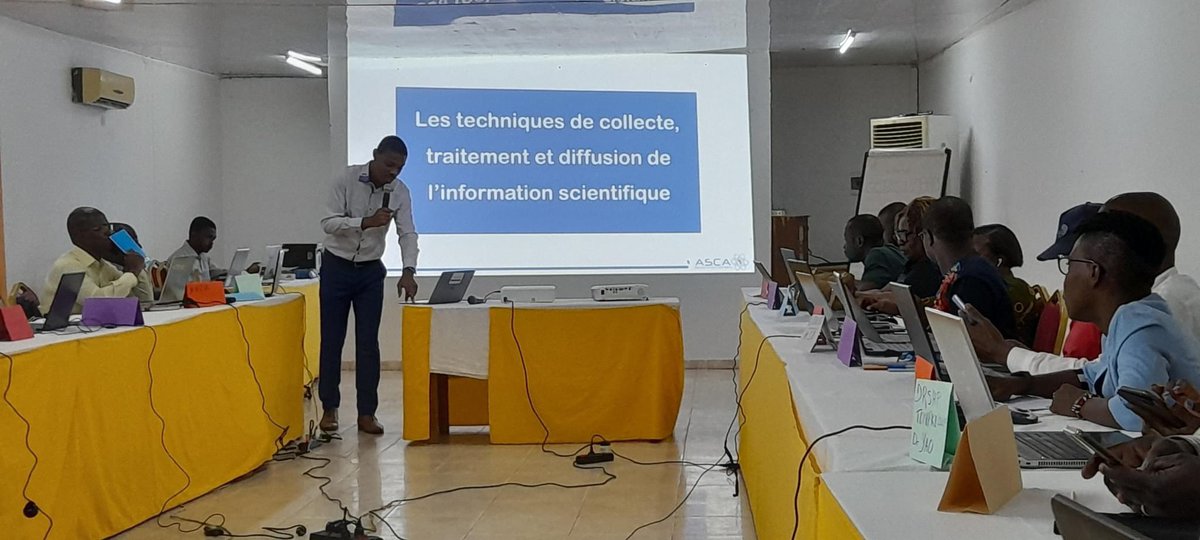 AscaAfrica's tweet photo. @AscaAfrica contributes to strengthen capacities of #sciencejournalists in Côte d’Ivoire 🇨🇮 in order to make them able to understand and report on #onehealth and zoonotic #diseases
@SciforAfrica @WFSJ @earthjournalism @JohnsHopkinsCCP @BreakthroughAC3 https://t.co/sk4dthA1K9