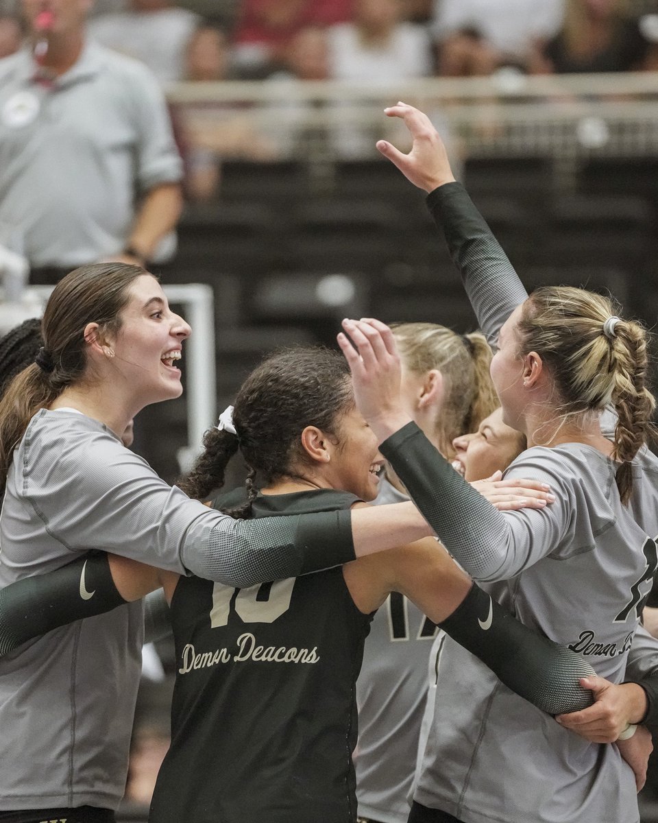 NCAAVolleyball's tweet photo. Good vibes 😃

#NCAAWVB x 📸 @WakeVolleyball 
https://t.co/b4vH13wZrD
