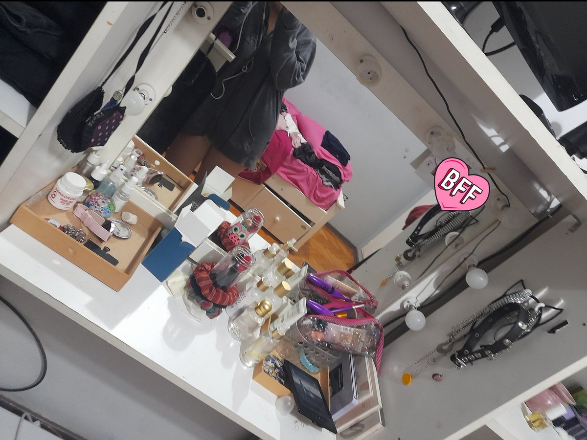 sunflowerchuuu's tweet photo. @PassThor manejo un nivel de desorden bastante importante.
merezco un punto por la puerta observadora https://t.co/ykTSUfWN1g