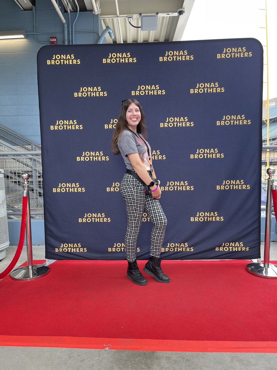 HeavyMetalNikki's tweet photo. The bag was a VIP gift! https://t.co/vYqQMLWVaP