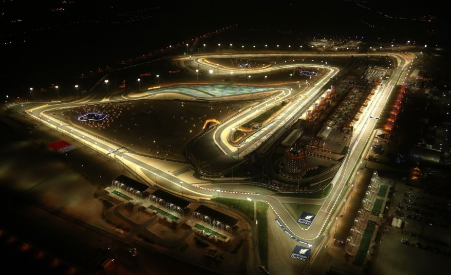 Formula0_versee's tweet photo. BEM VINDOS A NOVA ERA!!!!!

A FORMUAL 1 CHEGA AO BAHRAIN PARA ALGO MAGICO, NA BUSCA DA SUSTENTABILIDADE A CATEGORIA INICIA COM 12 NOVAS EQUIPES E COM COMBUSTIVEL 100% SUSTENTAVEL!!!

Numa temporada de novo regulamento a promessa é de um ano disputado, será que vai se concretizar??