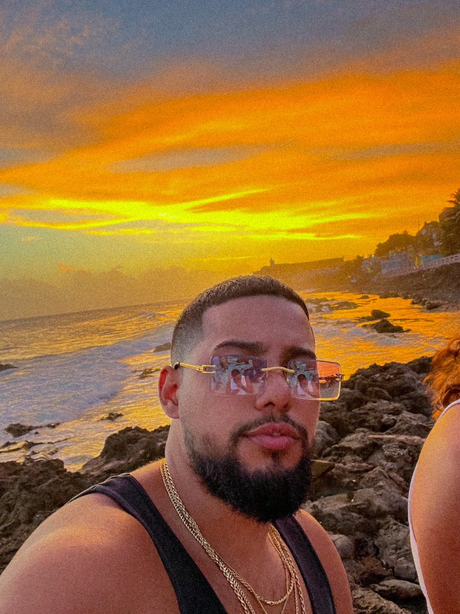 aaronsitoooo's tweet photo. life lately https://t.co/rvplWlV7ck