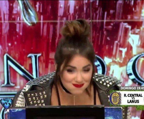 enzacensura's tweet photo. Hoy mi amiga estaba cantando el tema de “la miedosa” y dijo: pasé enfermedades, MATÉ A MI PADRE … https://t.co/gdq2C6YMKn