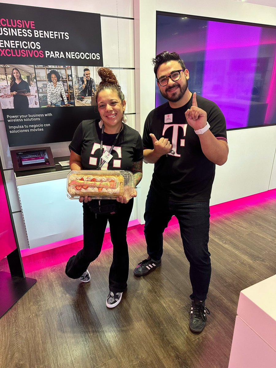 Good Luck at your new store🌟Pearl! Lookout VJ, amazing things to come from this Magenta Super Star! 💫 #BEST #uncarrier