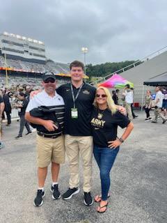 johnnywilk_john's tweet photo. Fun trip spending time with @cooperwilk2 🇺🇸⚫️🟡⚔️ #ProudDad https://t.co/TxydshdBSG