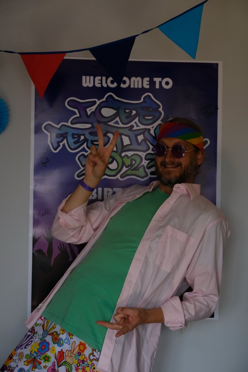 Answer <a href="/DickeyCollas/">Mark Dickey-Collas 🏳️‍🌈</a> on how to integrate better: Be #WGSOCIAL! We integrated with @ICES_ASC Secretariat and Science and Advisory Committees seamlessly - over wine &amp; food at our annual meeting and fun &amp; music at ICES Festival! Sad to miss #ICESASC23! @j_o_schmidt @NathalieSteins