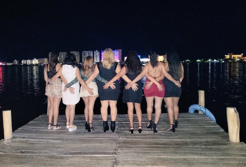 Fiesta Sw, conociendo parejitas nuevas, vaya que nos divertimos
Ustedes y nosotros haremos match?🔥
#SwingerCouple #SwingersMexico #FiestaSw