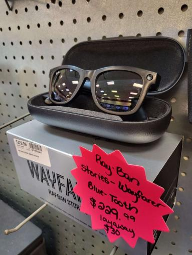 FurryRafiq's tweet photo. Calling all RayBan fans! 

@Fly__Studios giving away a pair of RayBan sunglasses to one lucky winner next week..

#FlyStudio #LFF #PolygonNFTs #POLYGON  #WeeklyGiveaways #Pawnshop #Hustlers

Come on join the discord to find out more about this..

https://t.co/rbeinEr4VL https://t.co/oviROOaOQx