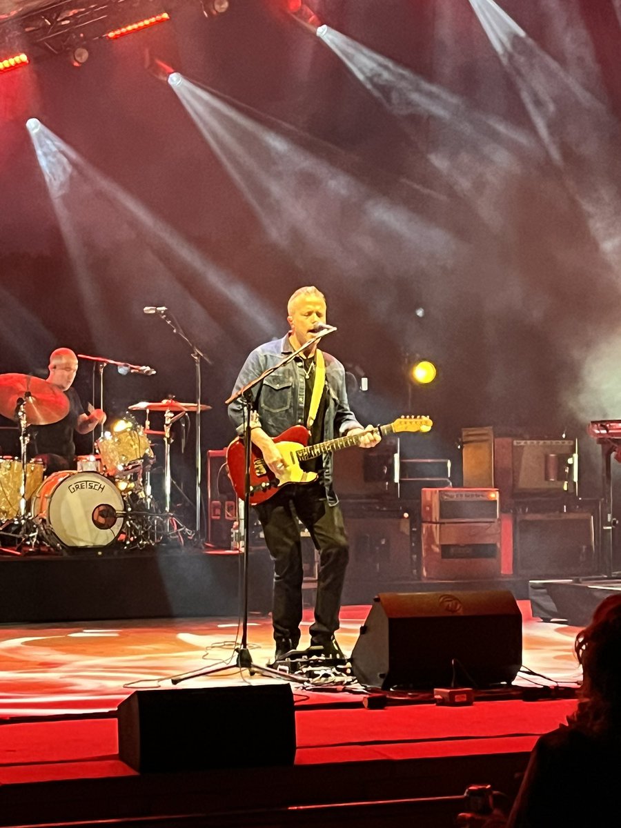 mattwiep's tweet photo. Fantastic set from @JasonIsbell in Moorhead tonight. https://t.co/rnQjzZxuEy