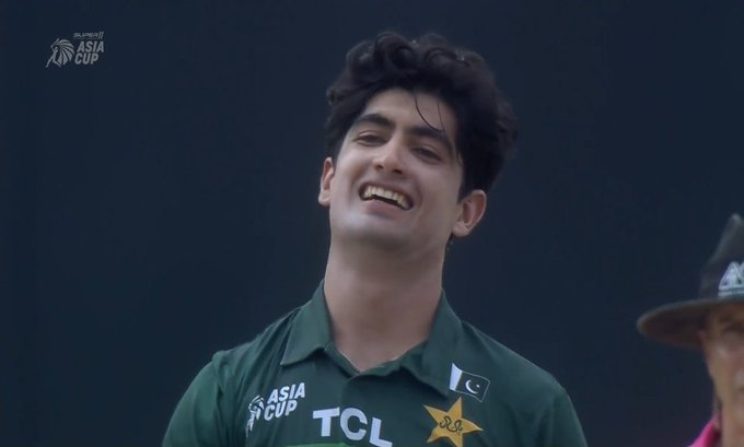 ADITYAU140289's tweet photo. #IndiavsPak #greatestrivalry #AsiaCup 
OMG NOWADAYS YOUNG PLAYERS ARE IN FIGHT THAT'S WHY IND VS PAK IS THE GREATEST RIVALRY
SUBHMAN GILL CONTROL BRO (THEY ARE JUST KIDS) https://t.co/bs83aMVt3m