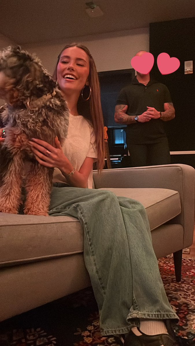 skinbeers's tweet image. my favorite person in the whole world oh my god what just happened ….