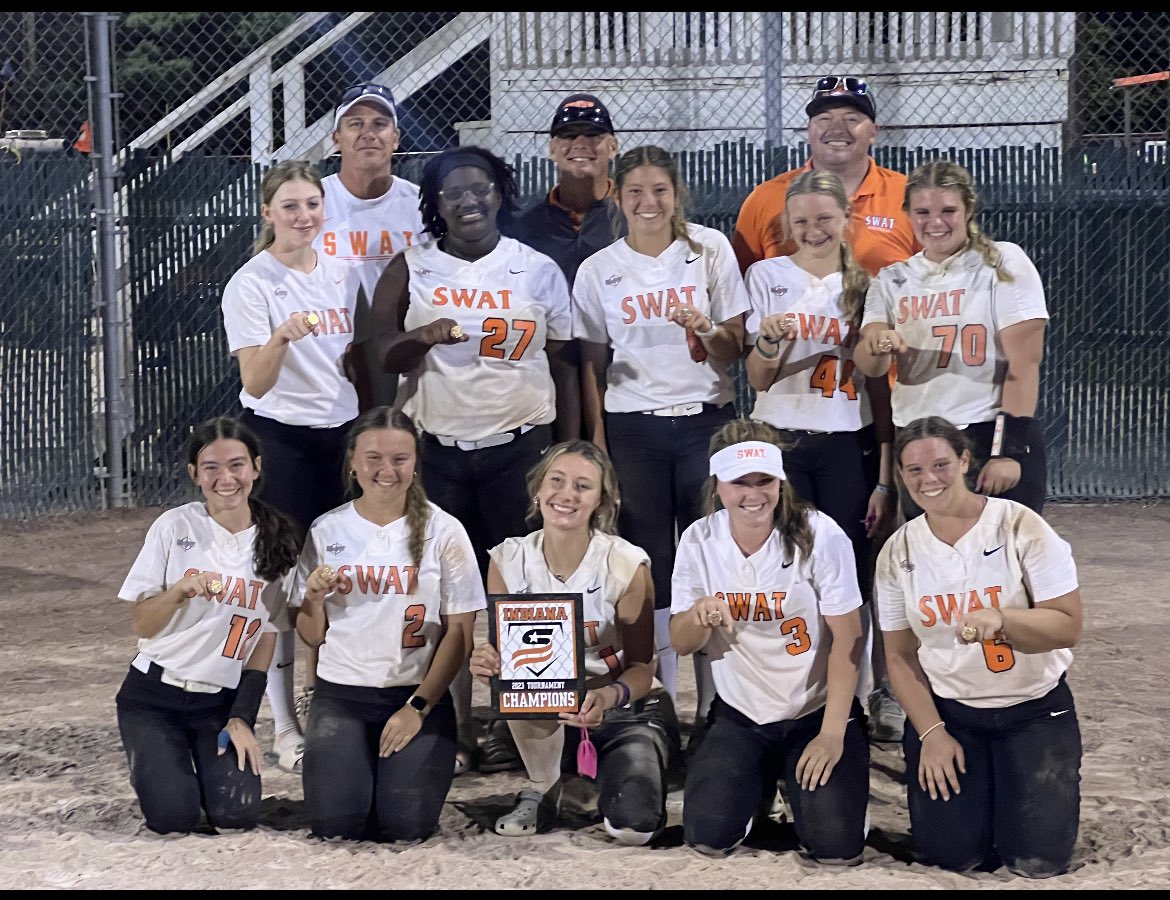 07Louisville's tweet photo. Congrats @07Louisville on kicking off the fall season with another tournament championship.  4-1 in this one day tournament. 
Also welcome our two newest members to the team @swe2606 @JordynMcalmont .  Thrilled to have you join and contribute. https://t.co/ahKeE7N5dW