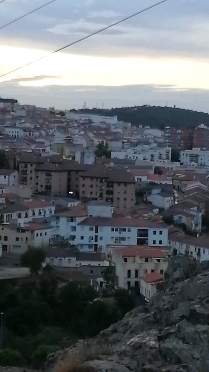 IgFC86's tweet photo. 😊❤️🌄🎥Feliz lunes 😊❤️🌄🎥#visualeffectssociety #visualeffectss #lovevideo #internetmarketing #photography #sunset #mountains #ruralcity #landscapephotography #route #ruta #HappyMonday #FelizLunesATodos https://t.co/YCK2UxUvji